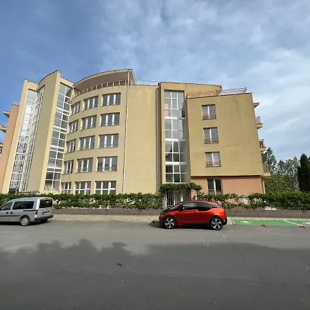 Beatris Family House ساني بيتش