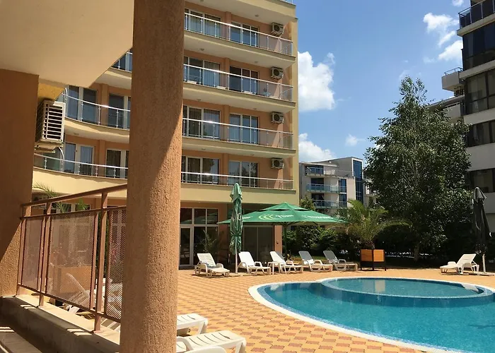 فندق Beatris Family House 3*