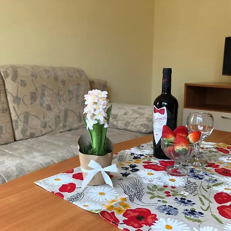 Beatris Family House فندق